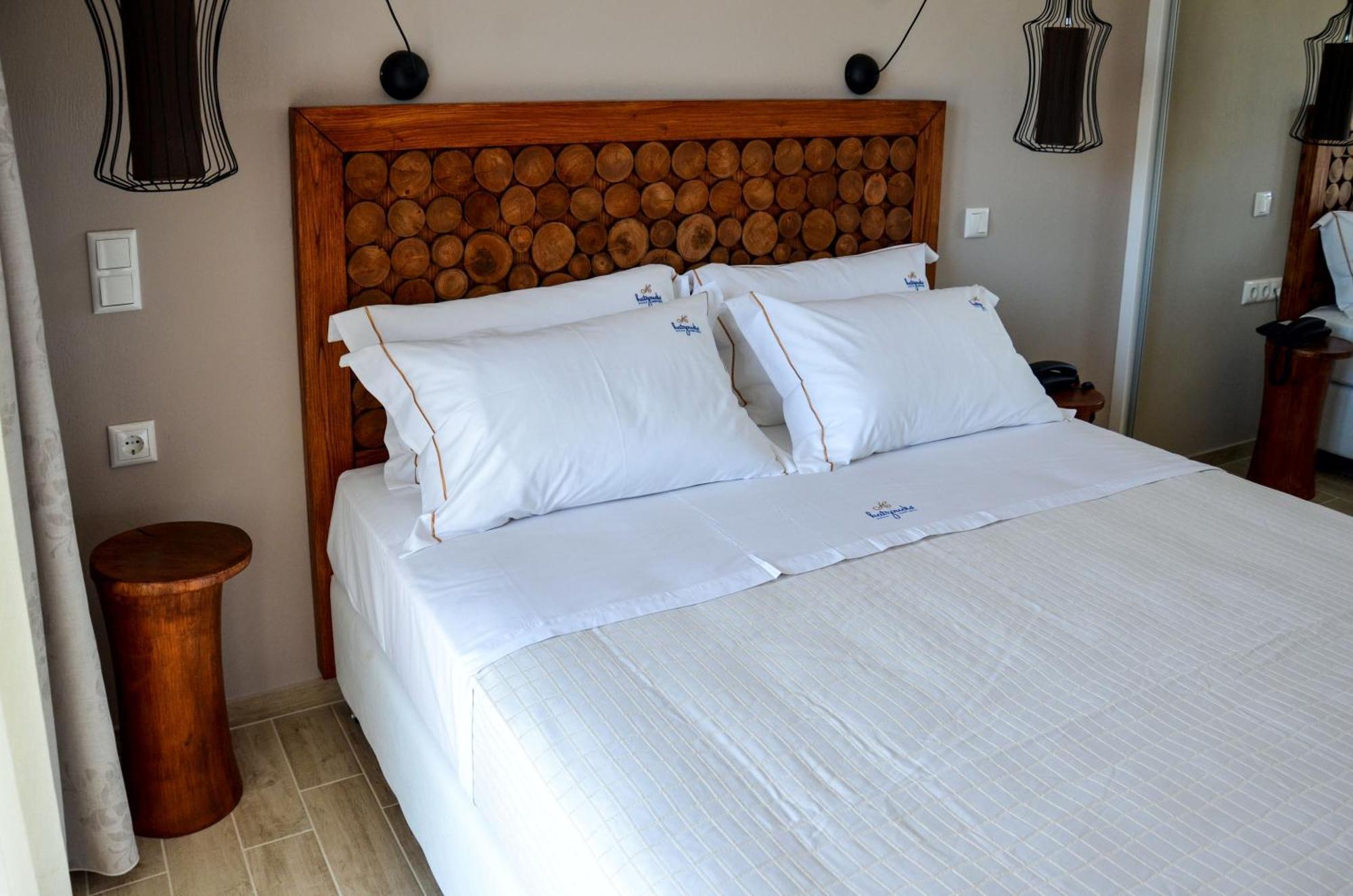 Hatzoudis Luxury Suites Chrysi Ammoudia Extérieur photo