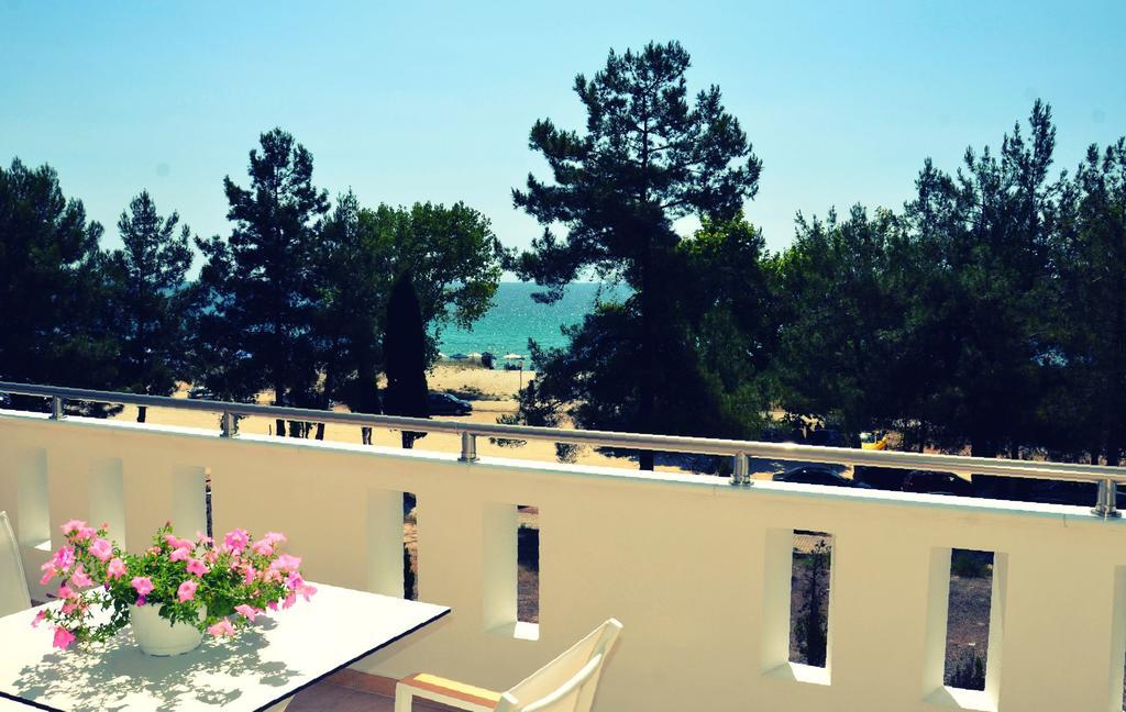 Hatzoudis Luxury Suites Chrysi Ammoudia Extérieur photo